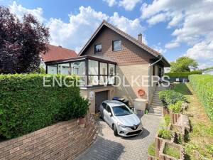 RESERVIERT!! Freistehendes Einfamilienhaus mit Wintergarten, Garage und gepflegten Außenanlagen – 99099 Erfurt – Vorschaubild 2