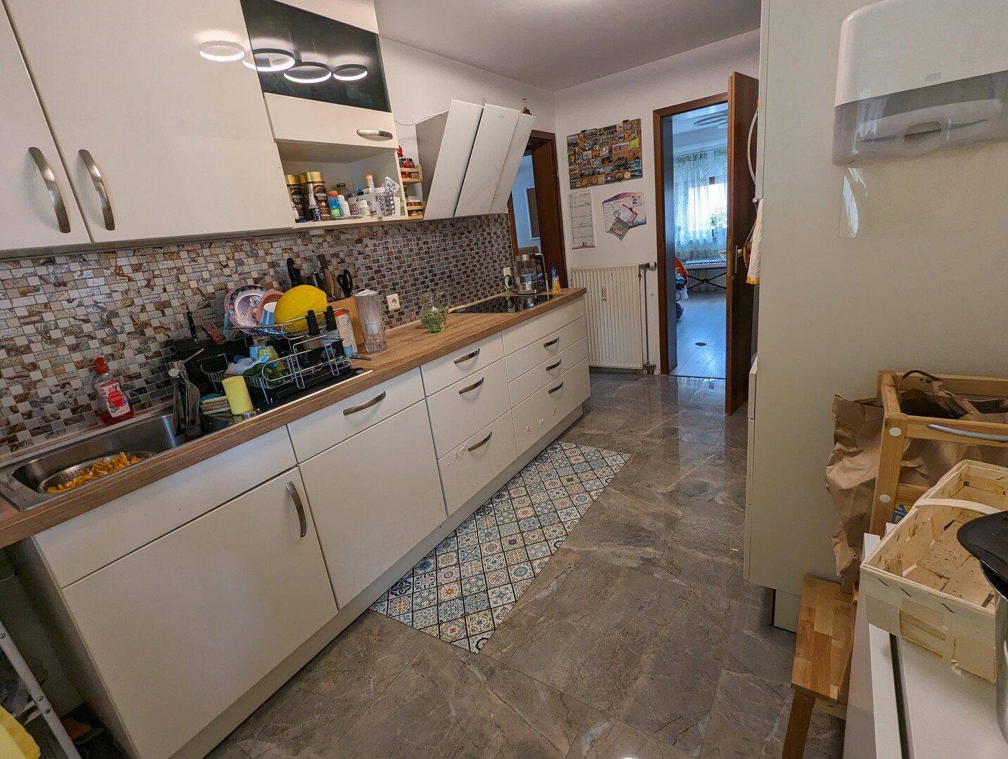 gepflegte 4-Zimmer-Maisonette-Wohnung mit Balkon, Küche und Tiefgarage – Pforzheim – Vorschaubild 9