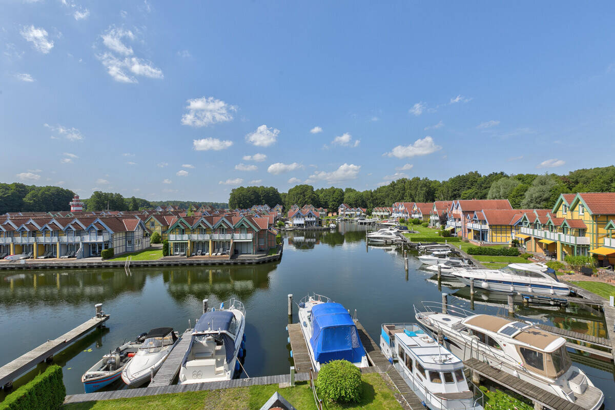 Drei Etagen, fünf Zimmer, direkter Wasserzugang - Ferienhaus im Hafendorf Rheinsberg – Rheinsberg – Bild 1 von 9