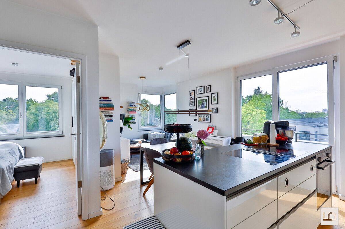 Modern wohnen im IN-TOWER - stilvolle 3 ZKB, EBK, Holzböden, TG, Balkon, Aufzug, IN-Nordbahnhof – 85049 Ingolstadt – Bild 1 von 9