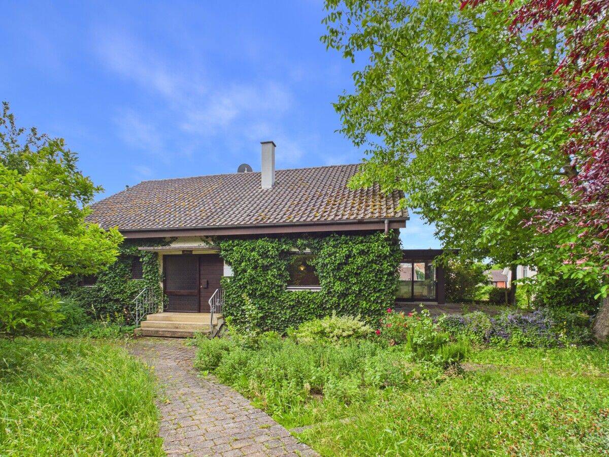 Einfamilienhaus mit Traumgarten und Einliegerwohnung | Oberderdingen