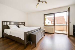 Doppelhaushälfte in Stuttgart-Stammheim: 145 m² Wohnfläche, Kamin, Garten & Garage – 70439 Stuttgart – Vorschaubild 7