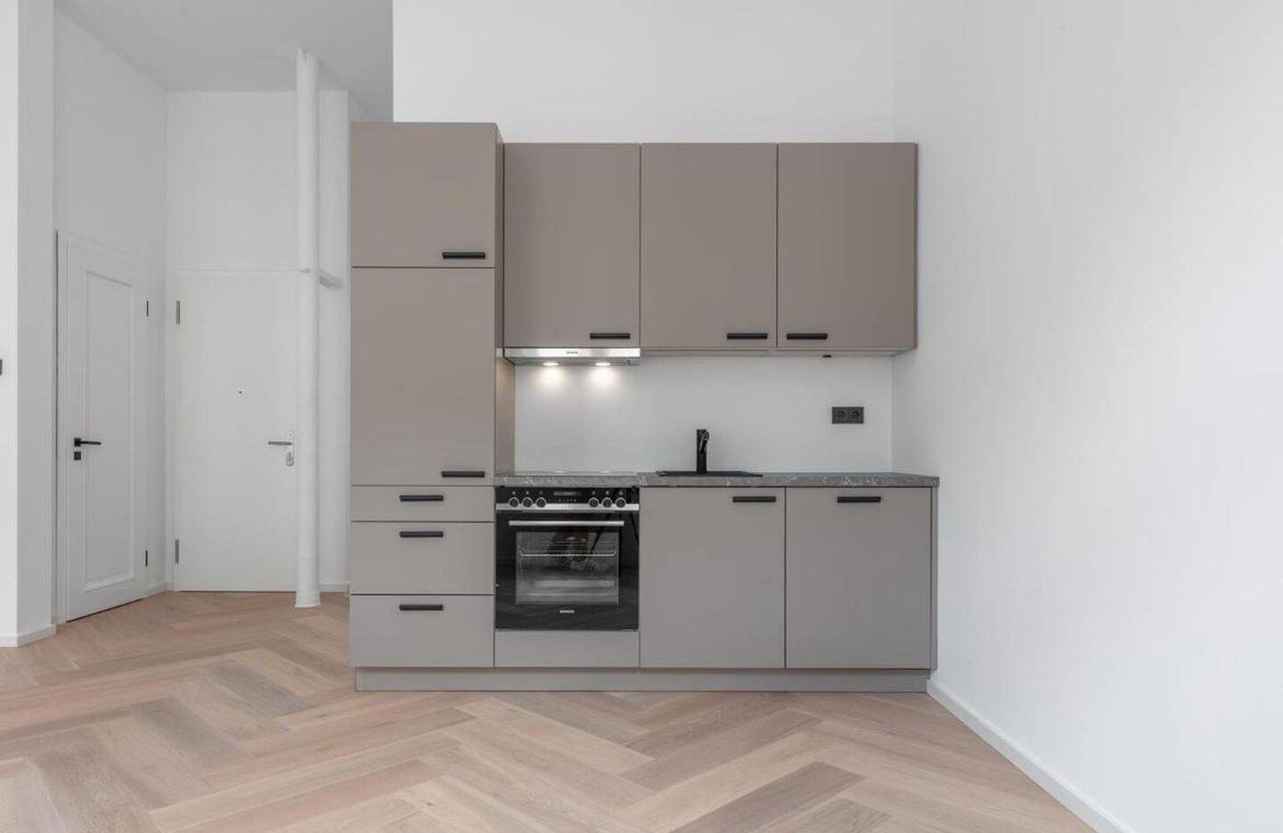 Möblierte kernsanierte Altbauwohnung Unterbilk Loretto – Düsseldorf – Vorschaubild 2