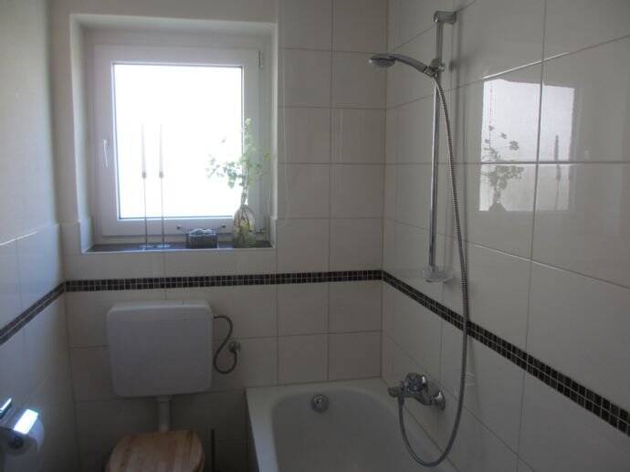 Frei ab 01.07. - Vorderer Westen - 2 ZKB mit Balkon – Kassel – Vorschaubild 4