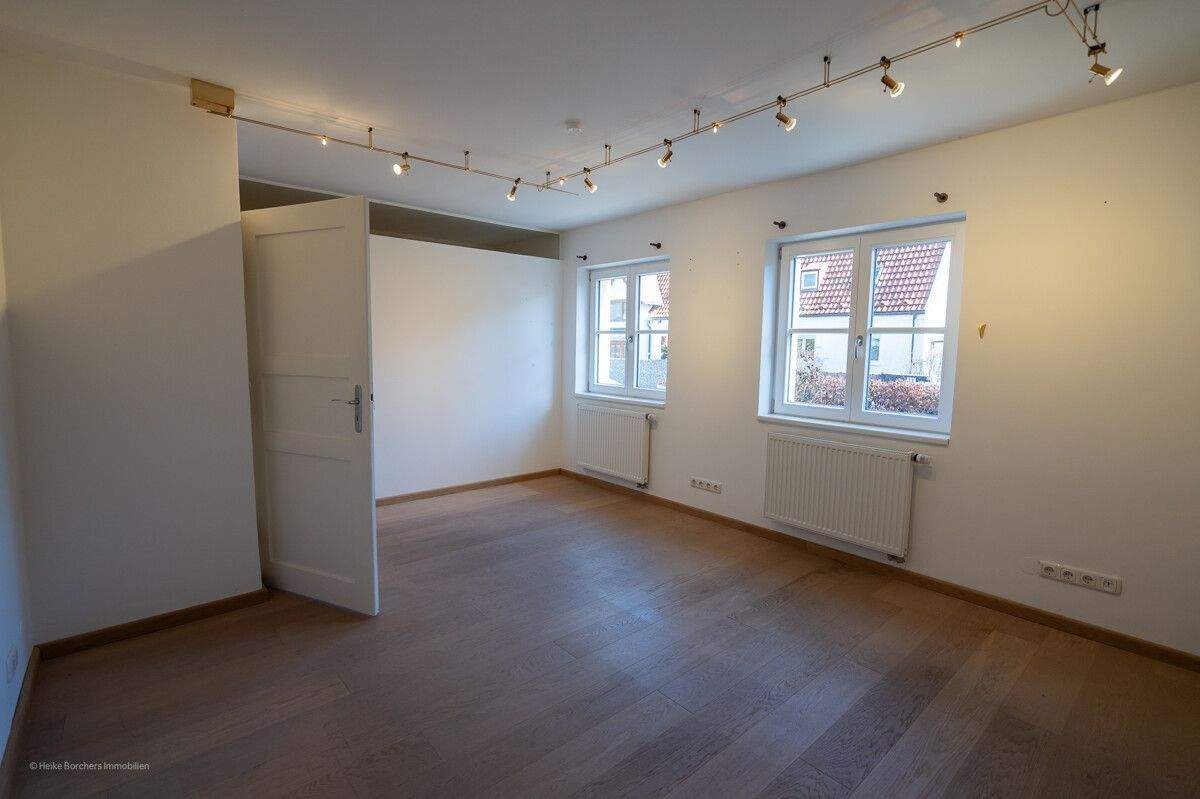 ***Heike Borchers Immobilien***Exklusives Familiendomizil mit Traumgarten, Wellnessoase & Kamin*** – Unterhaching – Vorschaubild 7
