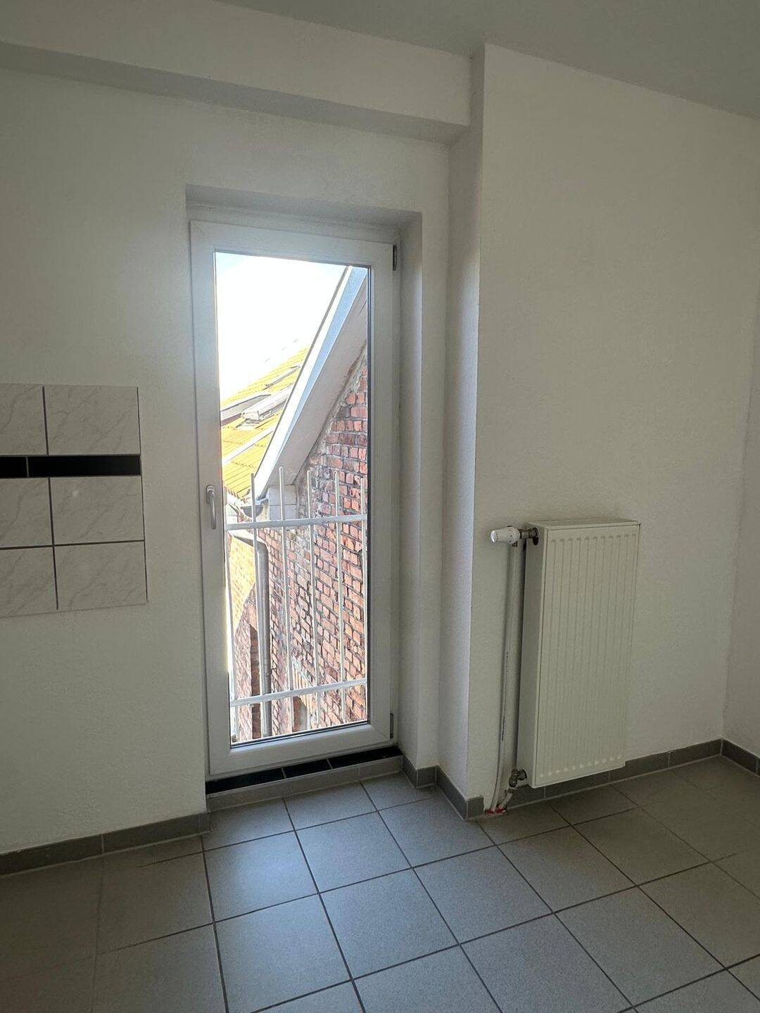 3 Zimmerwohnung mit Kaminofen und rustikalem Flair in guter Lage – Erfurt – Vorschaubild 2