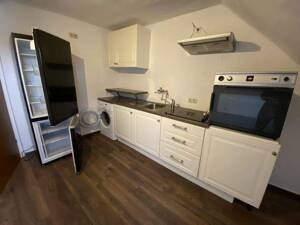 Ab 01.10.2026 / Gemütliche 3-Zimmer-Wohnung / Dachgeschosswohnung (3. OG) mit Einbauküche / ohne Balkon und ohne Aufzug