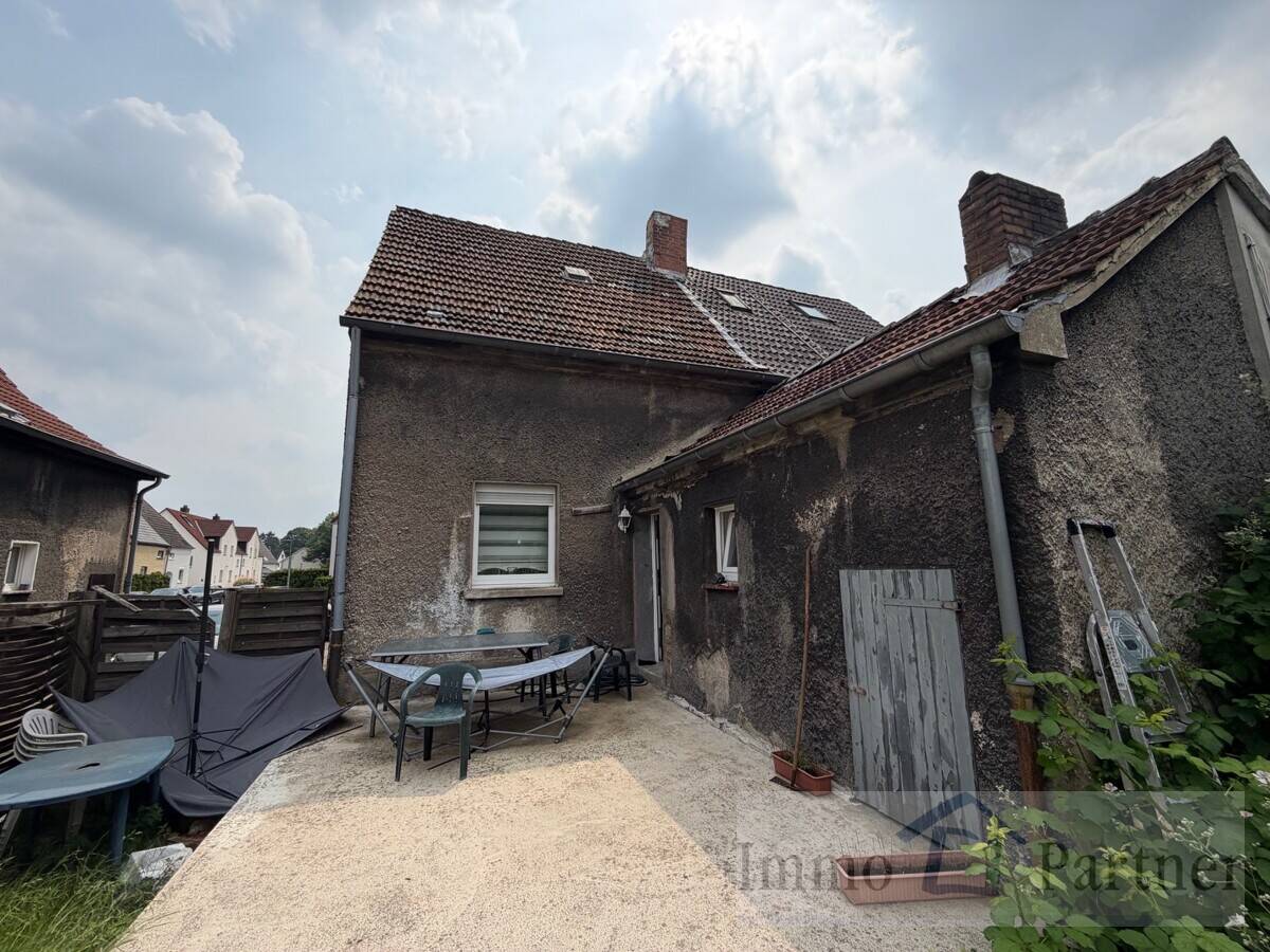 Ihr neues Zuhause, Sanierungsobjekt Kleines Zechenhaus, Doppelhaushälfte mit schönem Garten und viel Potenzial zur weiteren Gestaltung – Gelsenkirchen – Vorschaubild 2