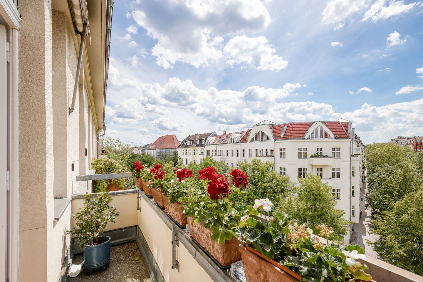 Stilvoll saniert: Helle 4-Zimmer-Altbauwohnung mit Aufzug und Tiefgarage – Berlin – Vorschaubild 8