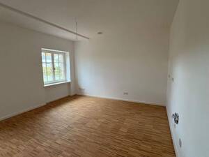 *Erstbezug - großzügige und exklusive 4- Raumwohnung in saniertem Altbau* – 1324 Dresden – Vorschaubild 5