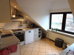 4-Zimmer-Dachgeschosswohnung mit Einbauküche, Balkon und PKW-Stellplatz in Oldenburg/ Eversten – 26131 Oldenburg – Vorschaubild 2