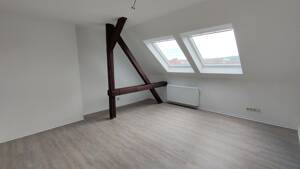 Dachgeschosswohnung mit 4 Zimmern und viel Tageslicht in Erfurt