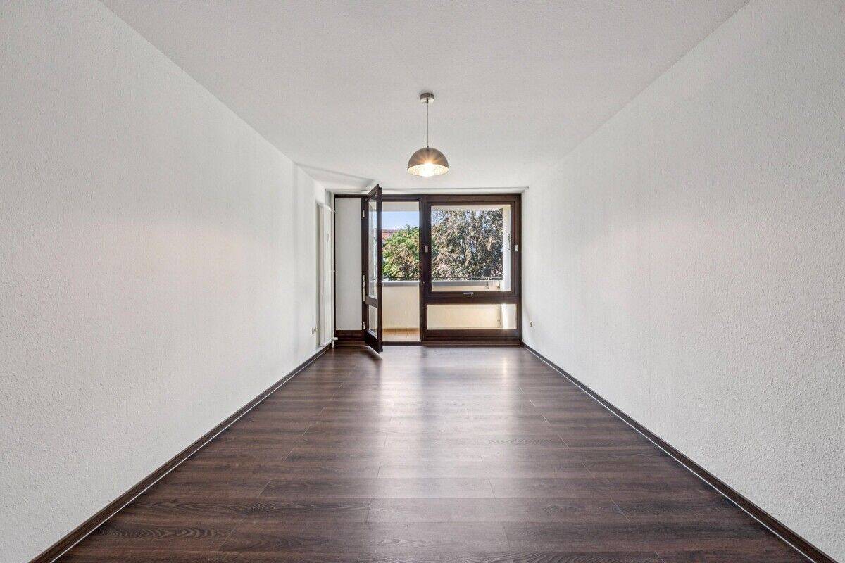 Provisionsfrei - Modernisiertes Apartment mit Südbalkon in ruhiger Innenhoflage – 81371 München – Bild 1 von 7