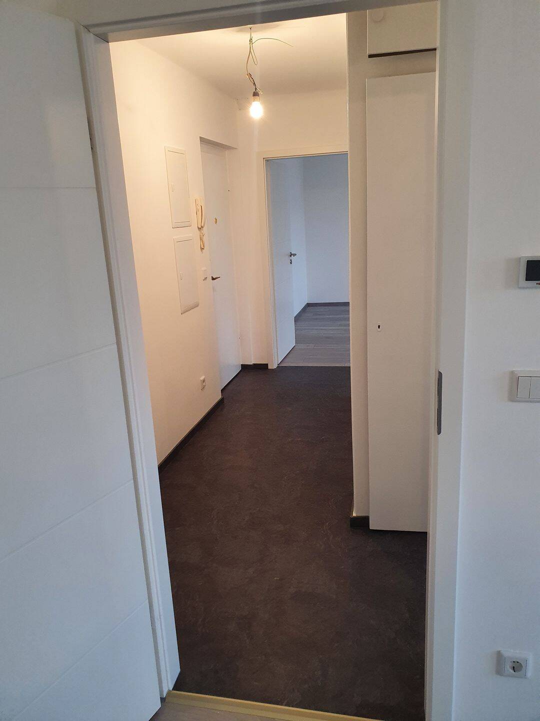 Achtung! Keine Erwerbsnebenkosten für Käufer! Top-2-Zimmerwohnung - Renovierte- Wunderschön, hell und perfekt aufgeteilt! – Nürnberg – Vorschaubild 8