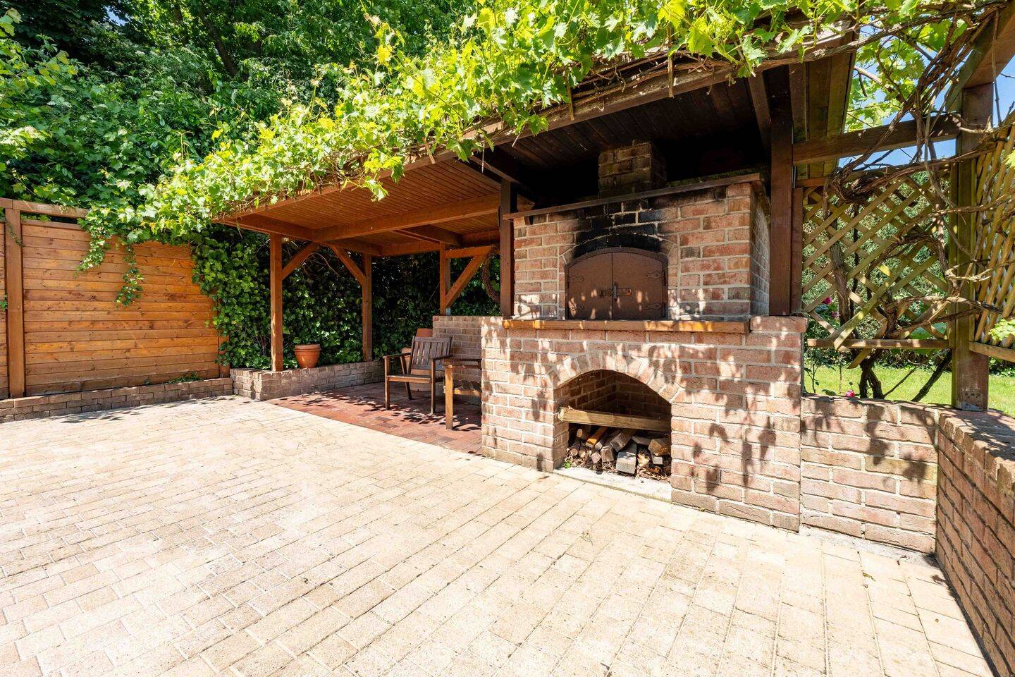 Exklusives Einfamilienhaus mit Studio, Sauna und traumhaftem Garten – Aurich – Vorschaubild 6