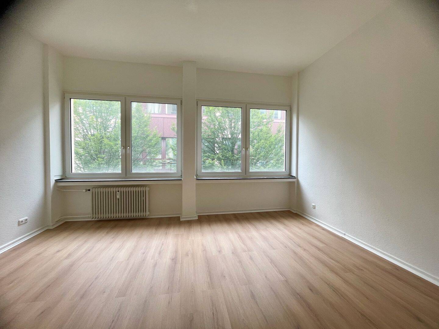 Frisch saniert. Zentral. Einziehen & wohlfühlen! – Mönchengladbach – Vorschaubild 2