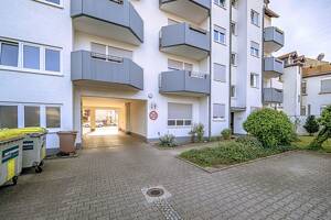 Perfekte Dachgeschosswohnung mit Stellplatz - attraktive Gelegenheit im Bieterverfahren