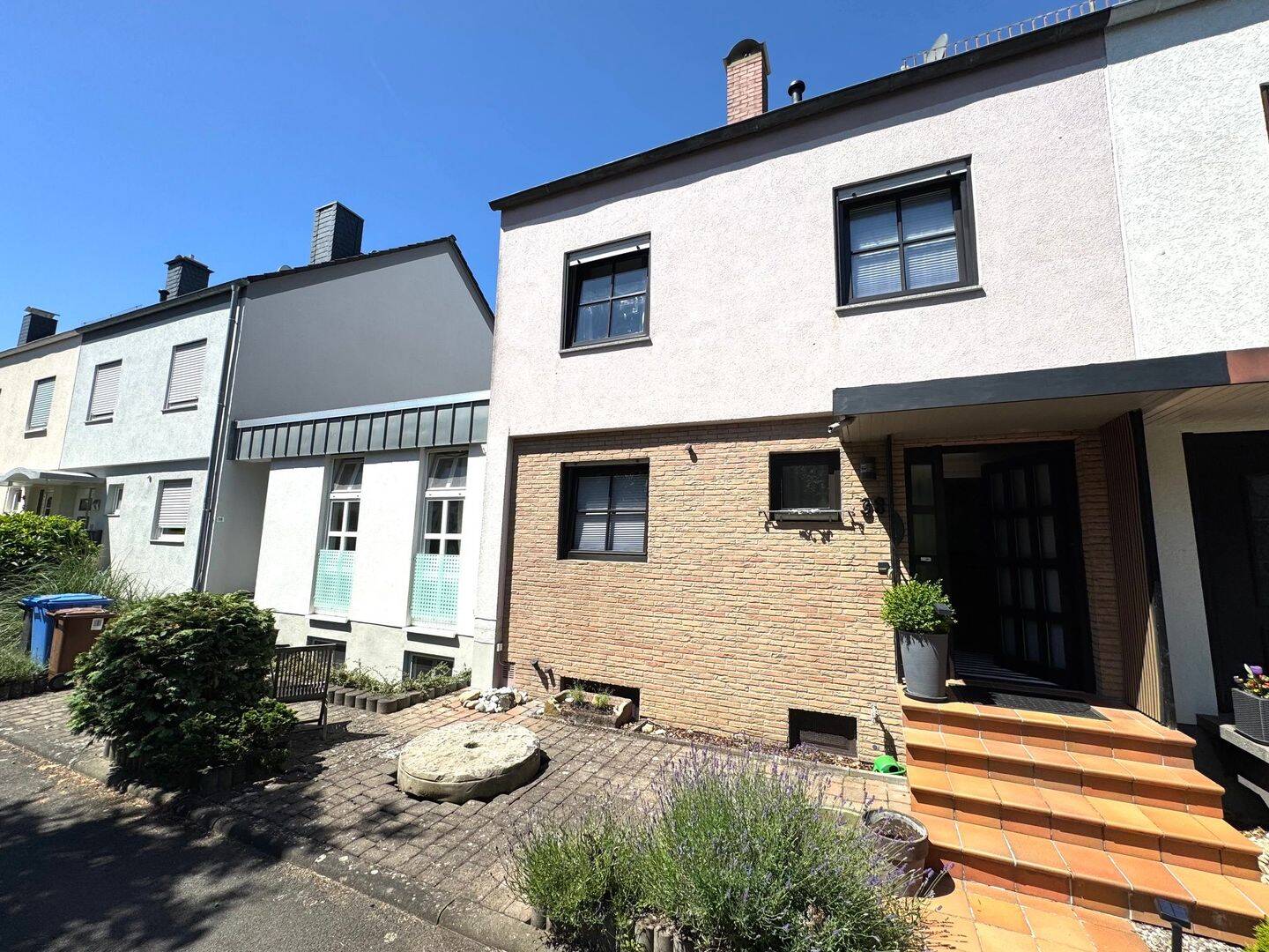 Attraktive Doppelhaushälfte mit Anbau und Einliegerwohnung in begehrter Lage von Hofheim-Wallau – Hofheim am Taunus – Vorschaubild 6