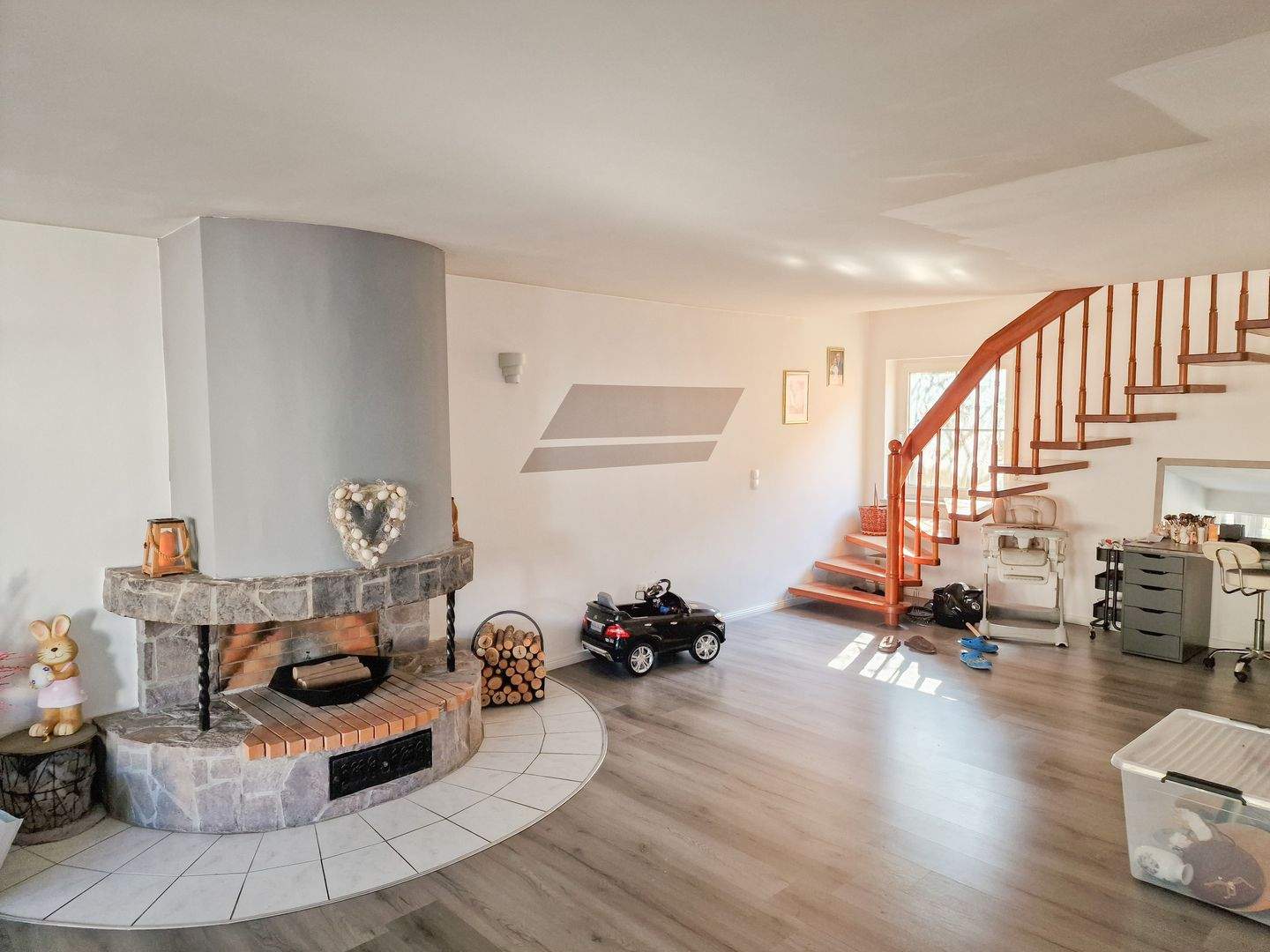 Großzügiges Einfamilienhaus mit Wintergarten, Kamin & Dachterrasse in Kümmersbruck – Kümmersbruck – Vorschaubild 4