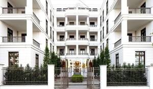 Luxus-Penthouse mit Dachterrasse, Privat-Aufzug & Concierge. Optional möbliert. Provisionsfrei!