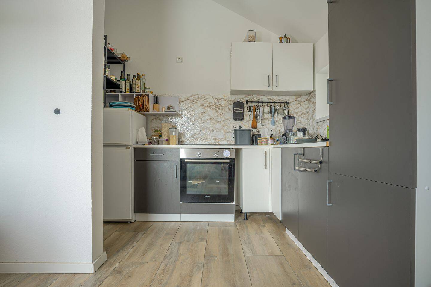 **Freistehendes, kernsaniertes Zweifamilienhaus in ruhiger Wohnlage** – Karlsruhe – Vorschaubild 3