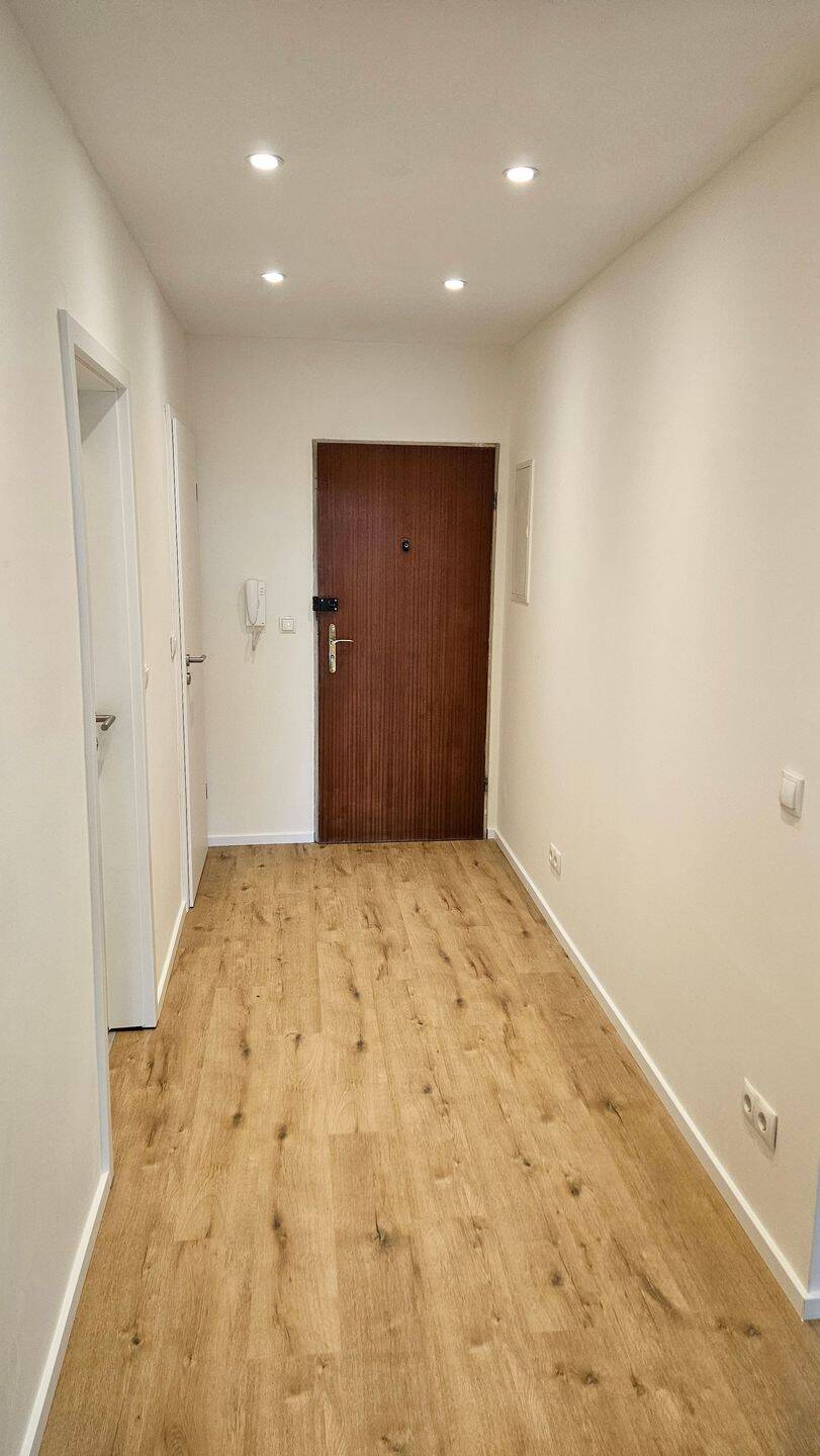 NEU RENOVIERT ZUM EINZUG! 2-Raum-Wohnung mit Balkon in der 7. Etage – Bremen – Vorschaubild 5