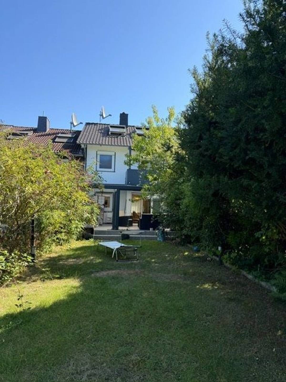Erstklassiges Familien-Eigenheim mit Terrasse, großem Garten und Doppelgarage! – 44807 Bochum – Bild 1 von 9