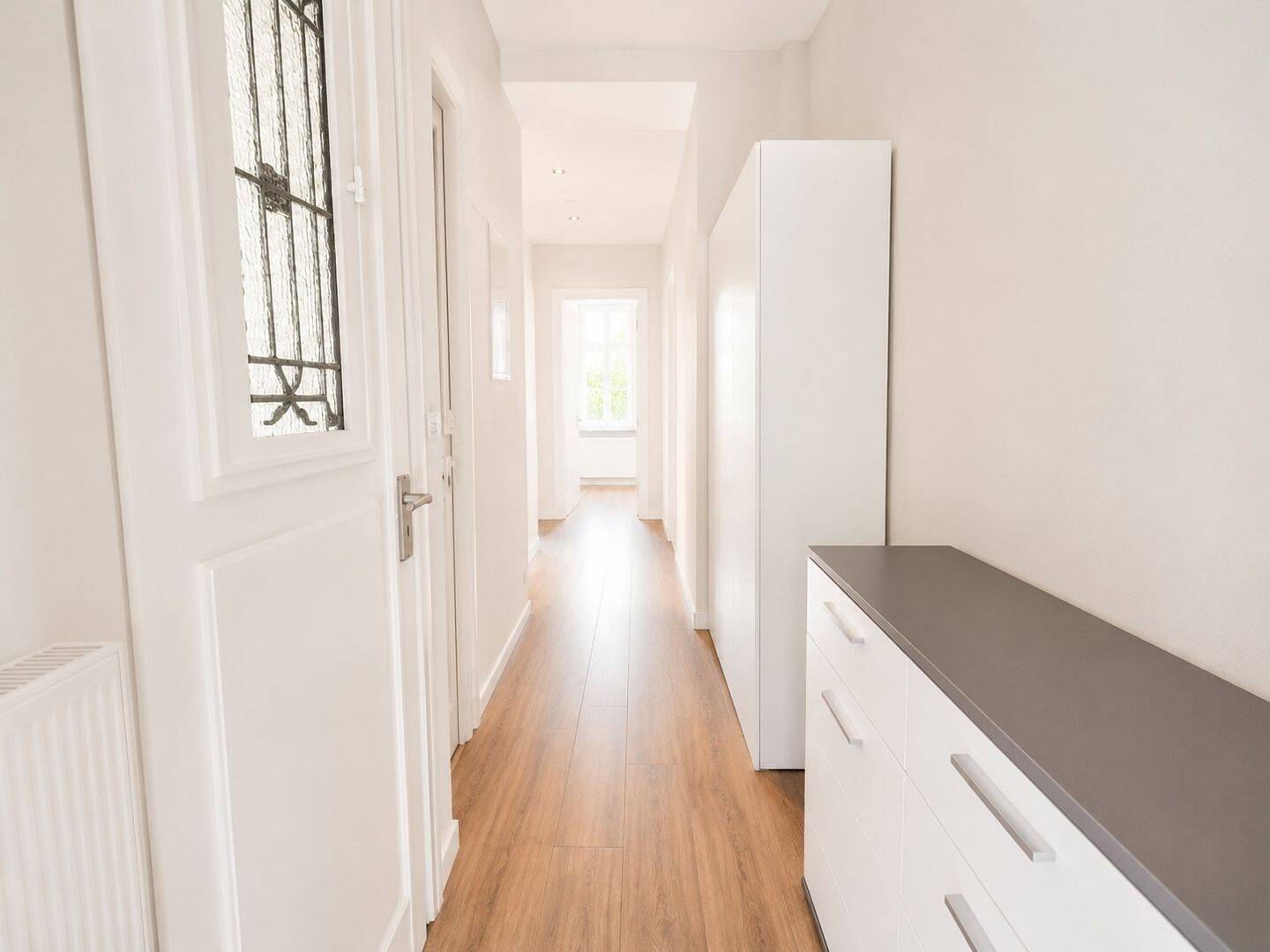 3-Zimmer-Wohnung mit Balkon, Bad mit Wanne/Dusche und grünem Innenhof – Leipzig – Vorschaubild 2