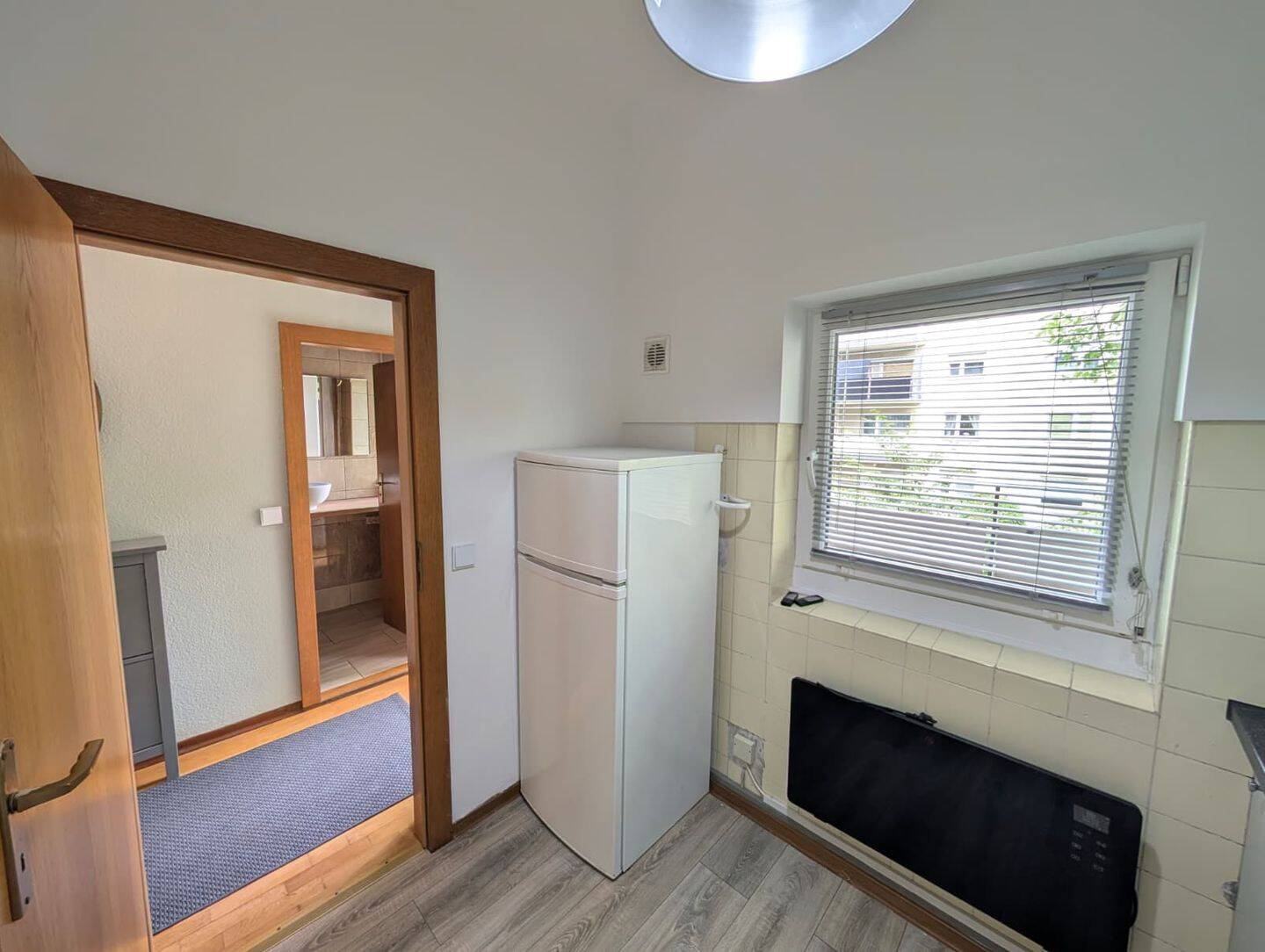 Bezugsfrei | Provisionsfrei | 1-Zim. - Wohnung | Süd-Balkon | 7 Min. zur U-Bahn | komplett möbliert – Berlin – Vorschaubild 8