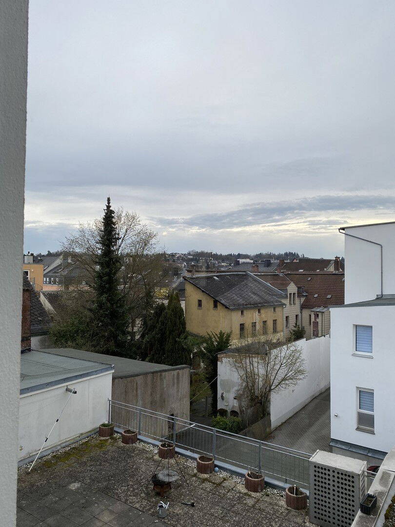 Zentral gelegen, gleichzeitig ein gemütlicher Rückzugsort. Innenstadt von Hof. Schnelles Internet