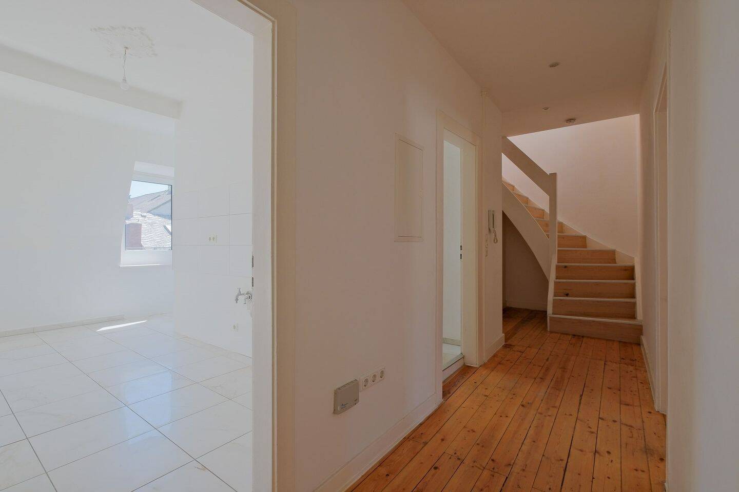 Charmante Maisonette-Wohnung mit großzügiger Dachterrasse in begehrter Lage von Trier-Süd – Trier – Vorschaubild 5