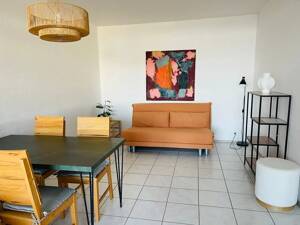 Möbliertes Apartment mit Meerblick auf Zeit