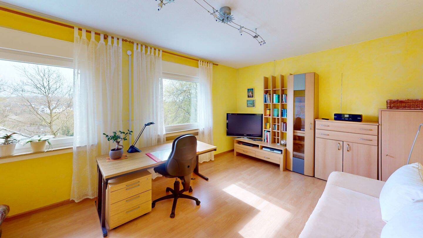 FAMILIENGLÜCK IM REIHENENDHAUS MIT SONNIGEM GARTEN UND GARAGE !!! – Lüdenscheid – Vorschaubild 5