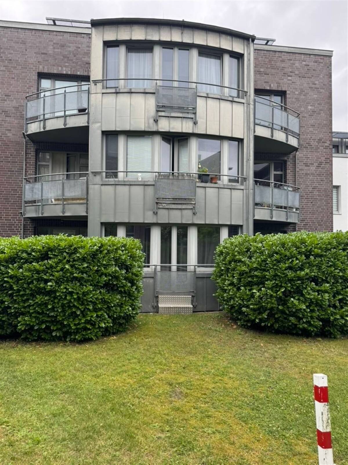 Wohnen über zwei Ebenen - offene Architektur und lichtdurchfluteter Loftcharakter – 22177 Hamburg – Bild 1 von 9