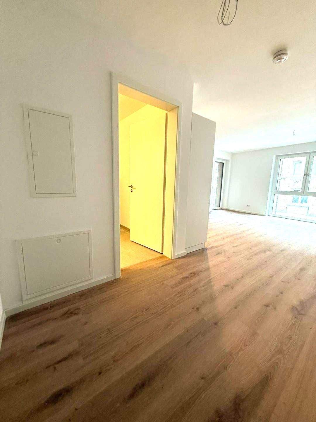 Exklusiver Neubau: Perfekt geschnittene 2-Zimmer-Wohnung mit Balkon | EBK | TG | Fußbodenheizung – Nürnberg – Vorschaubild 5