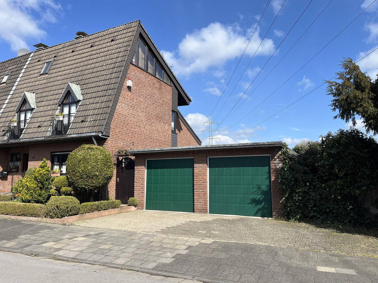 Einfamilienhaus mit Doppelgarage und Garten in Duisburg Rumeln – Duisburg – Bild 1 von 9