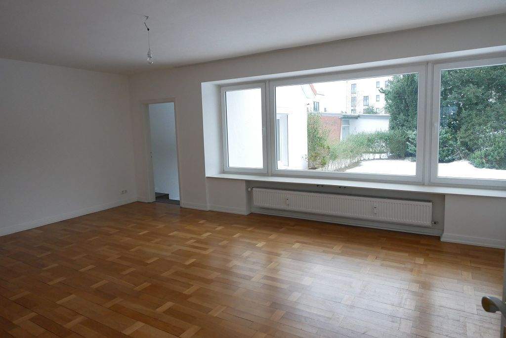 Tornesch - modernisiert und renoviert - niveauvoll und schön wohnen mit viel Platz in Haus und Garten! – Tornesch – Vorschaubild 3