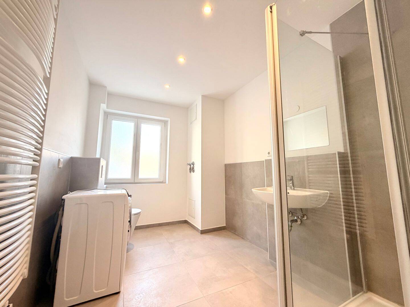 kernsaniert & energieeffizient in GoHo – 2 Zimmer Wohnung mit Balkon & EBK – Nürnberg – Vorschaubild 4