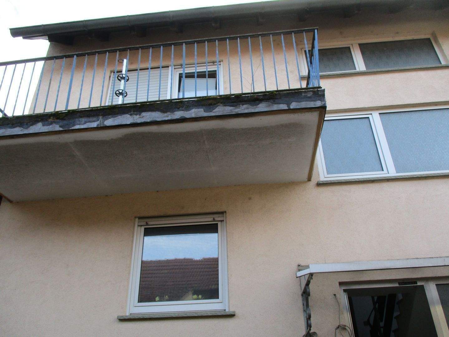 Zweifamilienhaus mit ca. 600 m² Grundstücksfläche (Teilfläche aus einem Gesamtgrundstück) in Bergrheinfeld – Bergrheinfeld – Bild 1 von 9