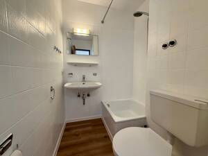 Bezugsfreie 1-Zimmer-Studentenwohnung in zentraler Lage von Freiburg-Oberau – 79102 Freiburg im Breisgau – Vorschaubild 4