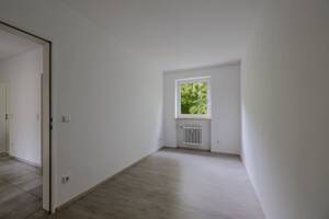 Sofort bezugsfrei! Renovierte 3-Zi-ETW im ruhigen Innenhof, mit Balkon, EBK und guter Infrastruktur – 81475 München – Vorschaubild 7