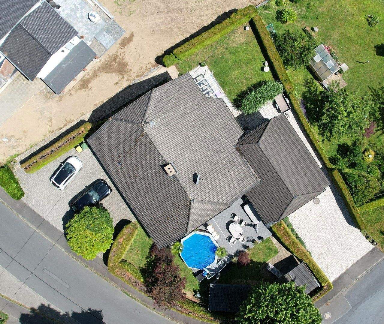 Verkauf Einfamilienhaus mit Einliegerwohnung (ohne Kaution) – Windeck – Bild 1 von 9