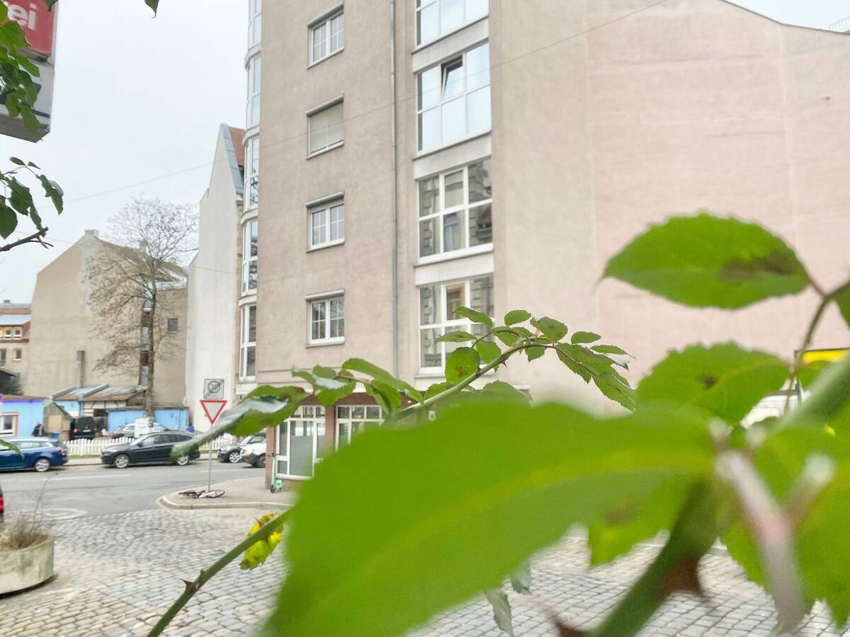 LICHTDURCHFLUTETE 3 ZIMMER WOHNUNG IM HERZEN VON FÜRTH – 90762 Fürth – Bild 1 von 9