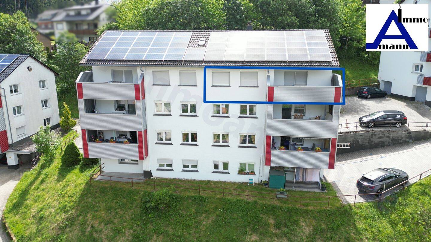 Charmantes 3-Zimmer-Balkonapartment in Gütenbach, zentrale Lage, ruhige Seitengasse, Panoramablick und ausgezeichnete Anbindung