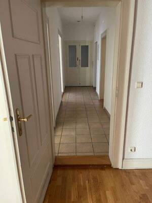 3,5 Zimmer Hochpaterre, 130 m², mit Hinterhof, Belle Epoque läßt grüßen, Anfragen bitte nur von 2 Personen max. mit einem kleinem Kind ! Park – 90762 Fürth – Vorschaubild 4