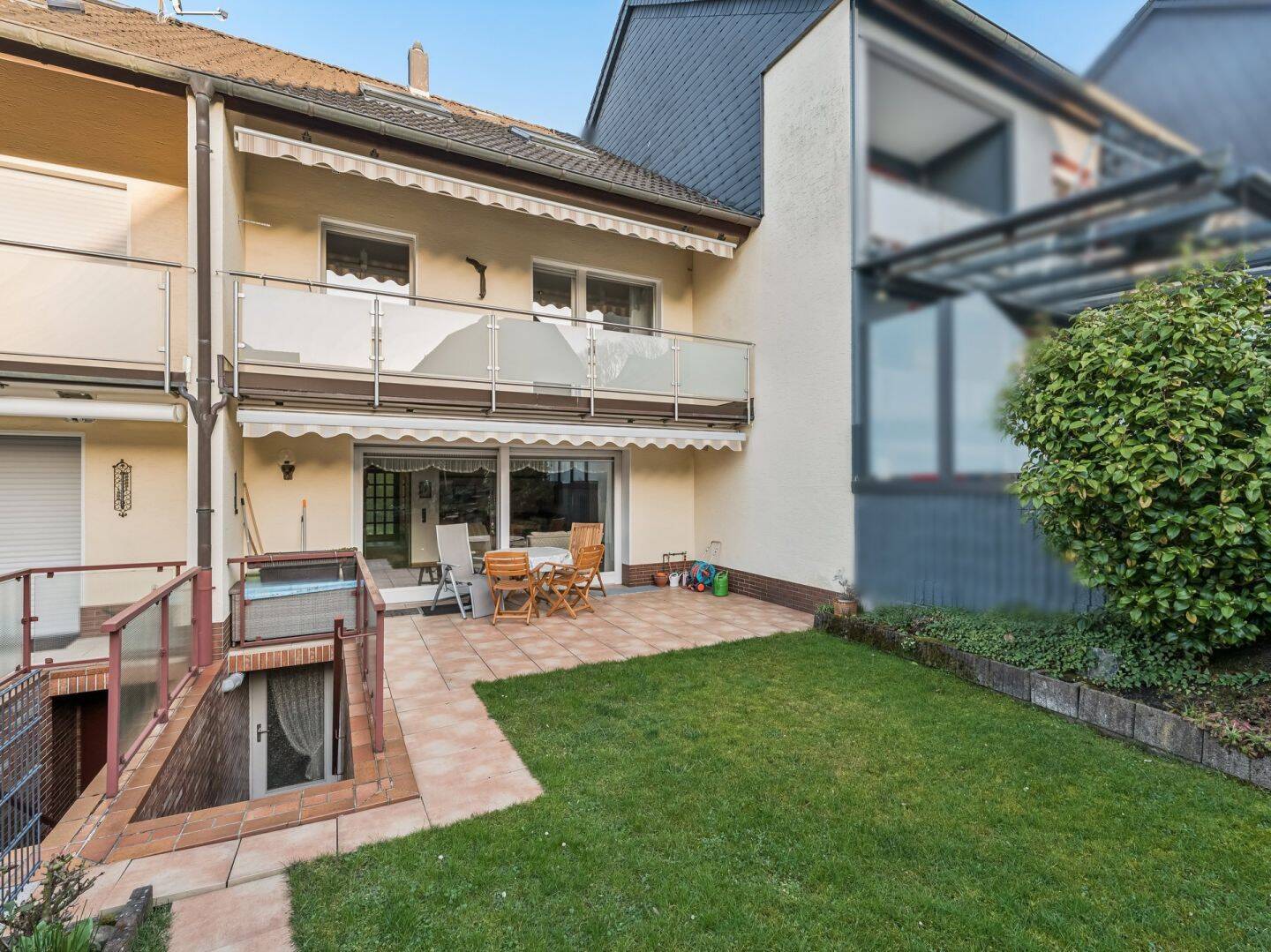 Attraktives Reihenhaus in Solingen Wald - 149 m² Wohnfläche, 2 Bäder und Garage - Voll unterkellert
