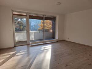 Lichtdurchflutete 3-Zimmer-Wohnung mit 2 Balkonen in Erlangen