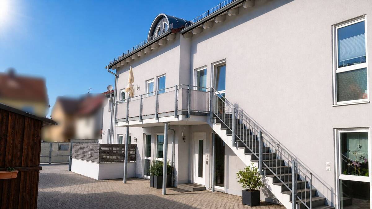 Exklusive Gelegenheit im Mehrfamilienhaus: Eigennutzung ergänzt durch Mieterträge – 60439 Frankfurt am Main – Bild 1 von 9