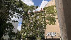 Zentrale 2-Zimmer Altbauwohnung im Akazienkiez