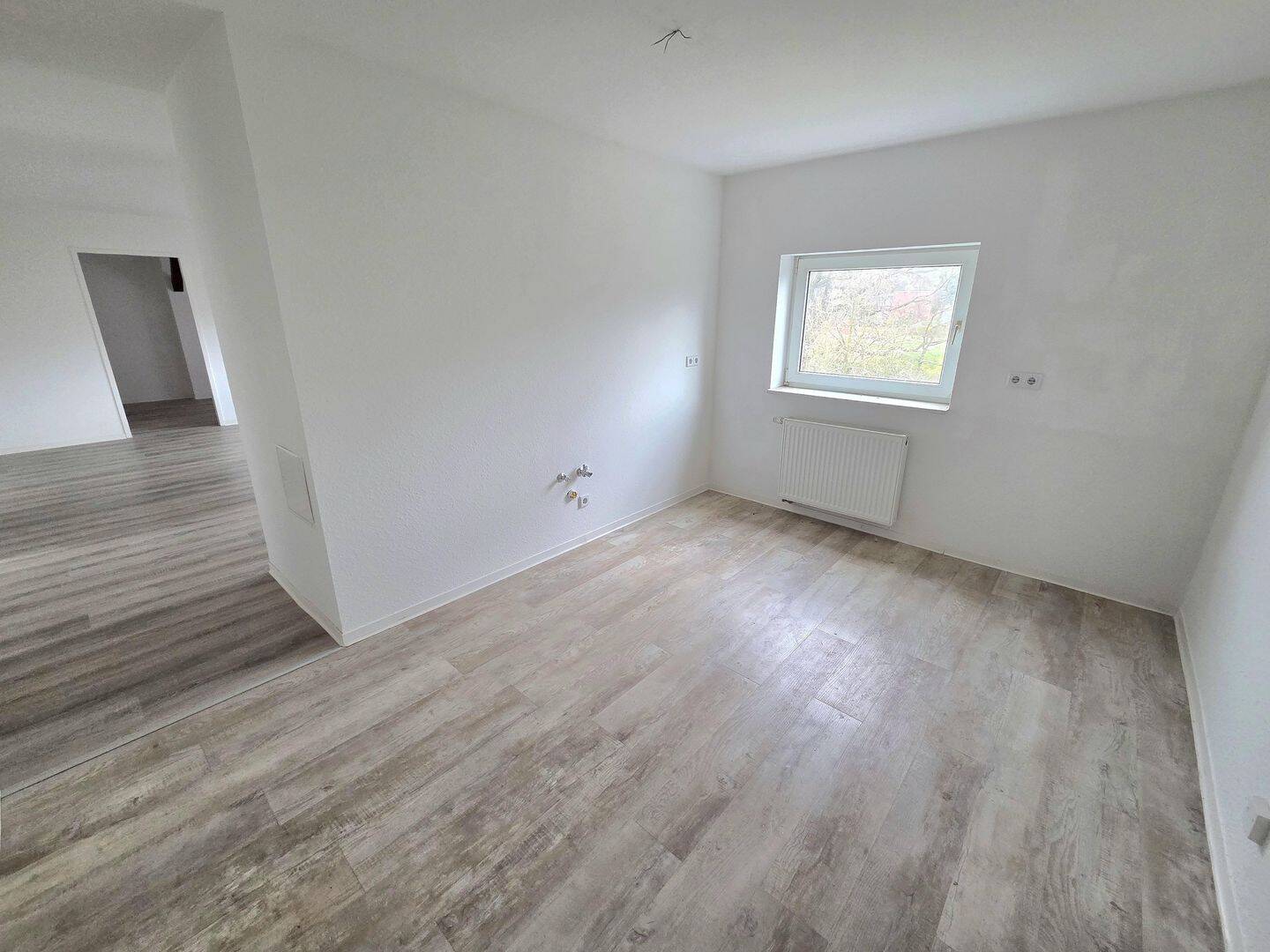 Gemütliche 3-Zimmer-Dachgeschosswohnung mit Sichtbalken in Chemnitz-Hilbersdorf! – Chemnitz – Vorschaubild 8